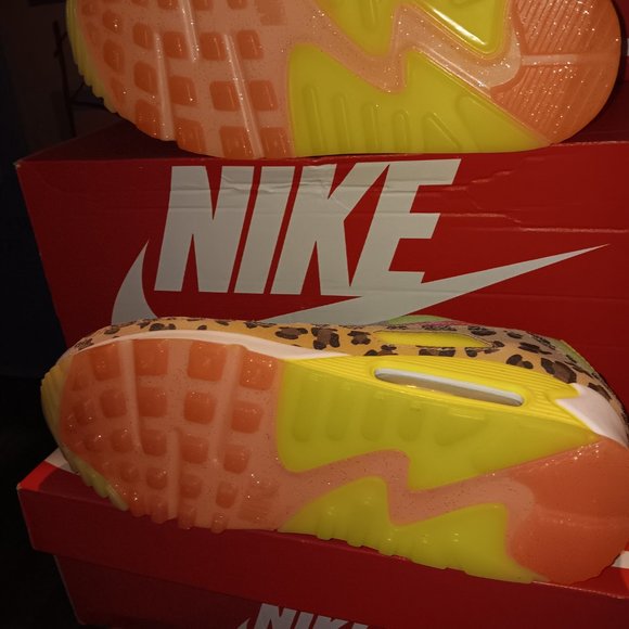 Nike Air Max 90 LX - Picture 3 of 8